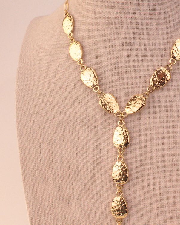 COLLAR ACERO UNIÓN CHAPITAS DORADO