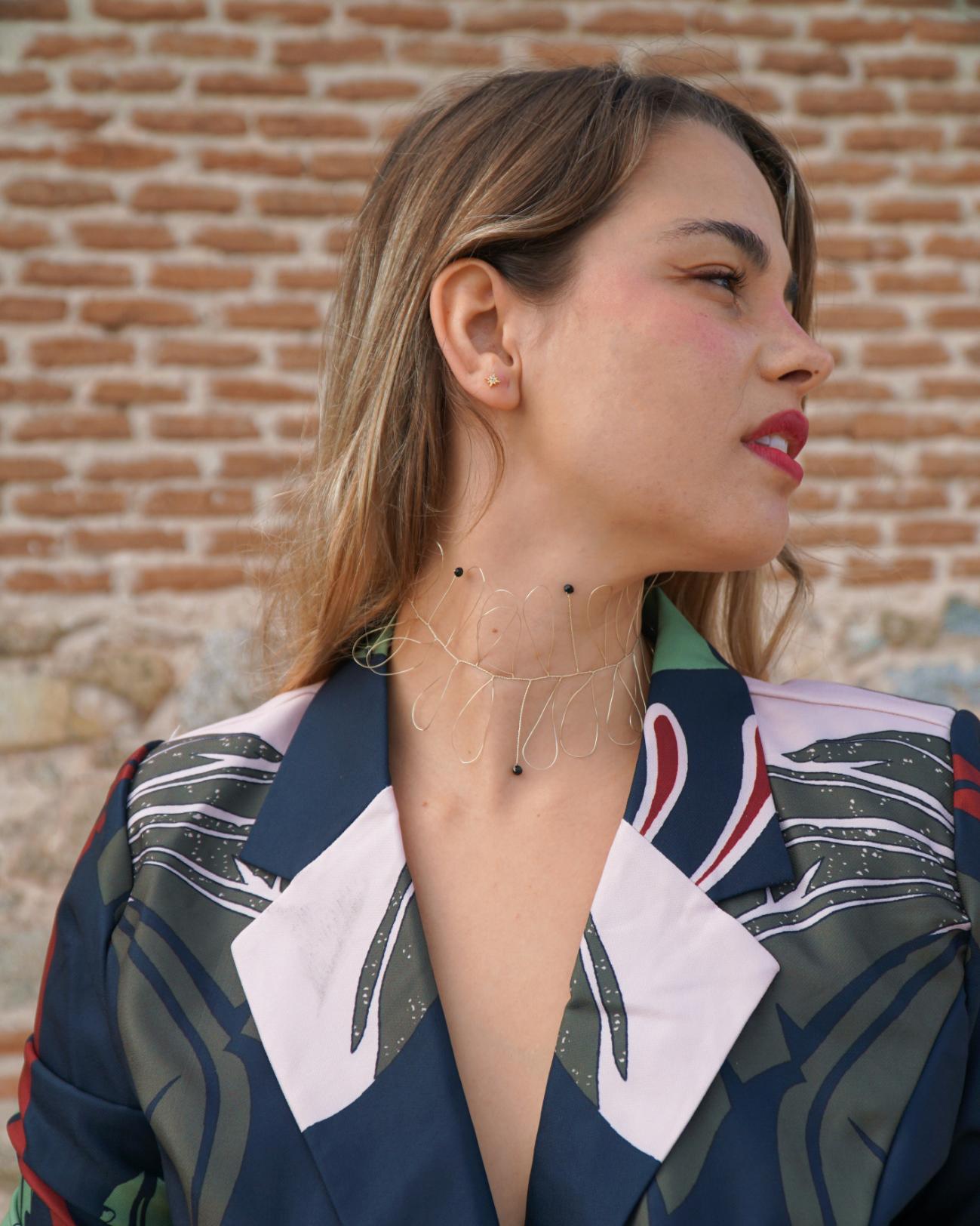 CHOCKER PÉTALOS ACERO DORADO