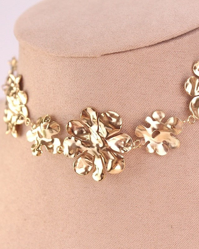 CHOKER FLORES IRREGULARES