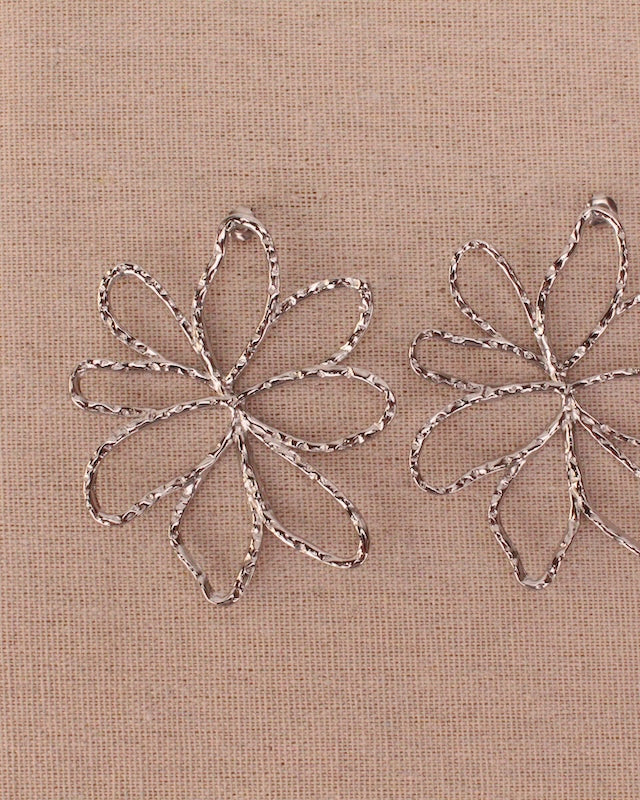 PENDIENTES FLOR GRECIA ACERO