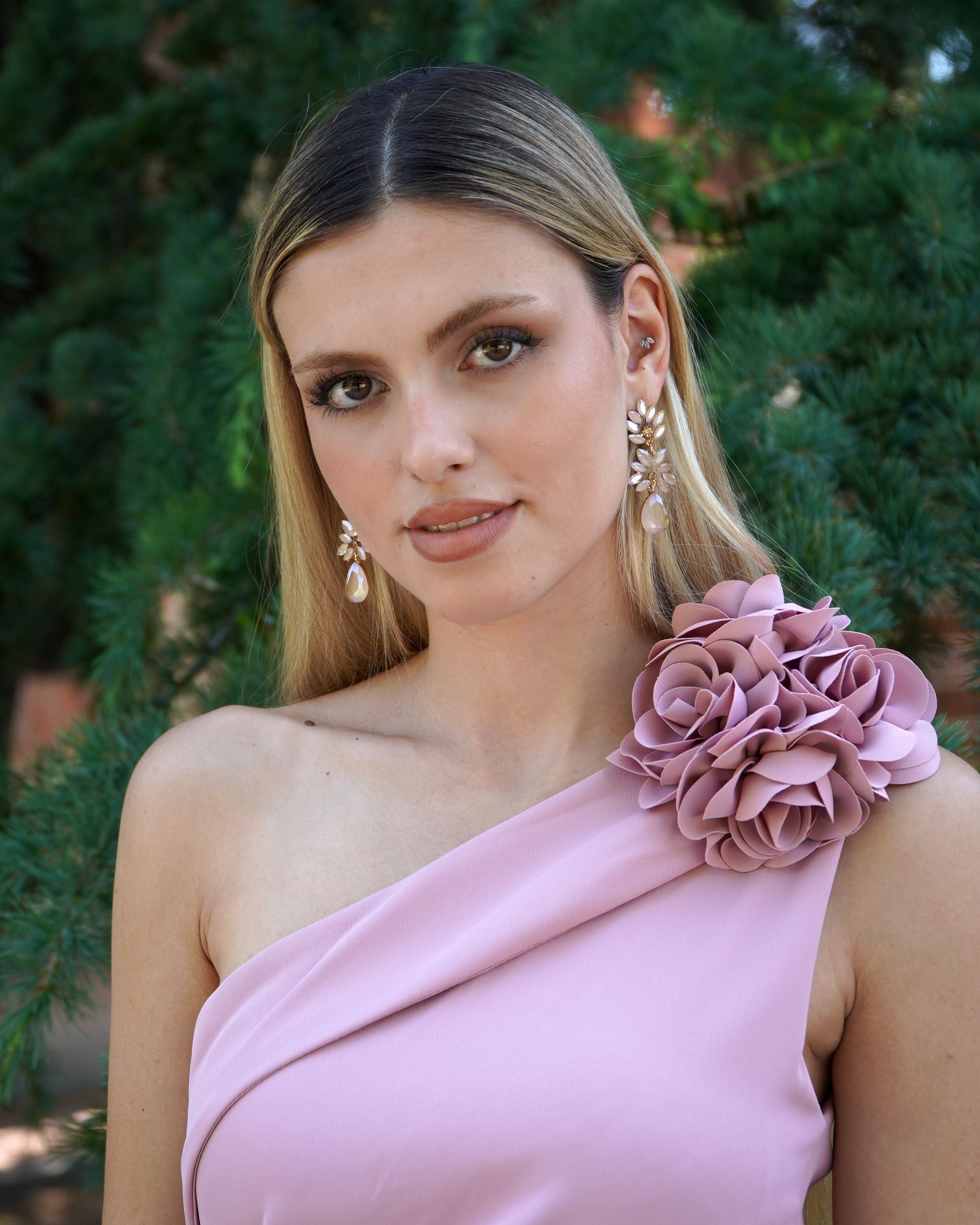 PENDIENTES FLORAL Y GOTA