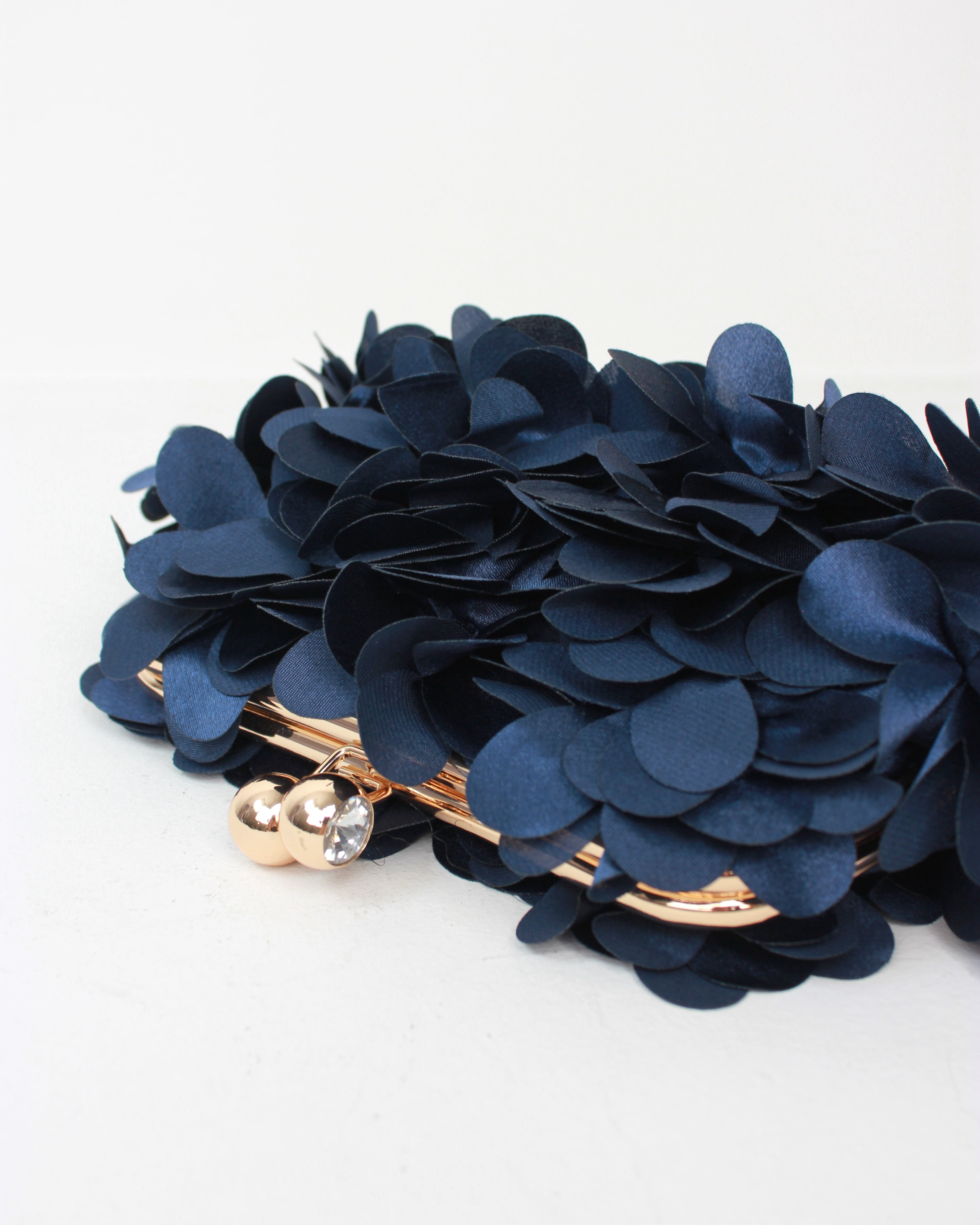 CLUTCH FLOWER BOMB