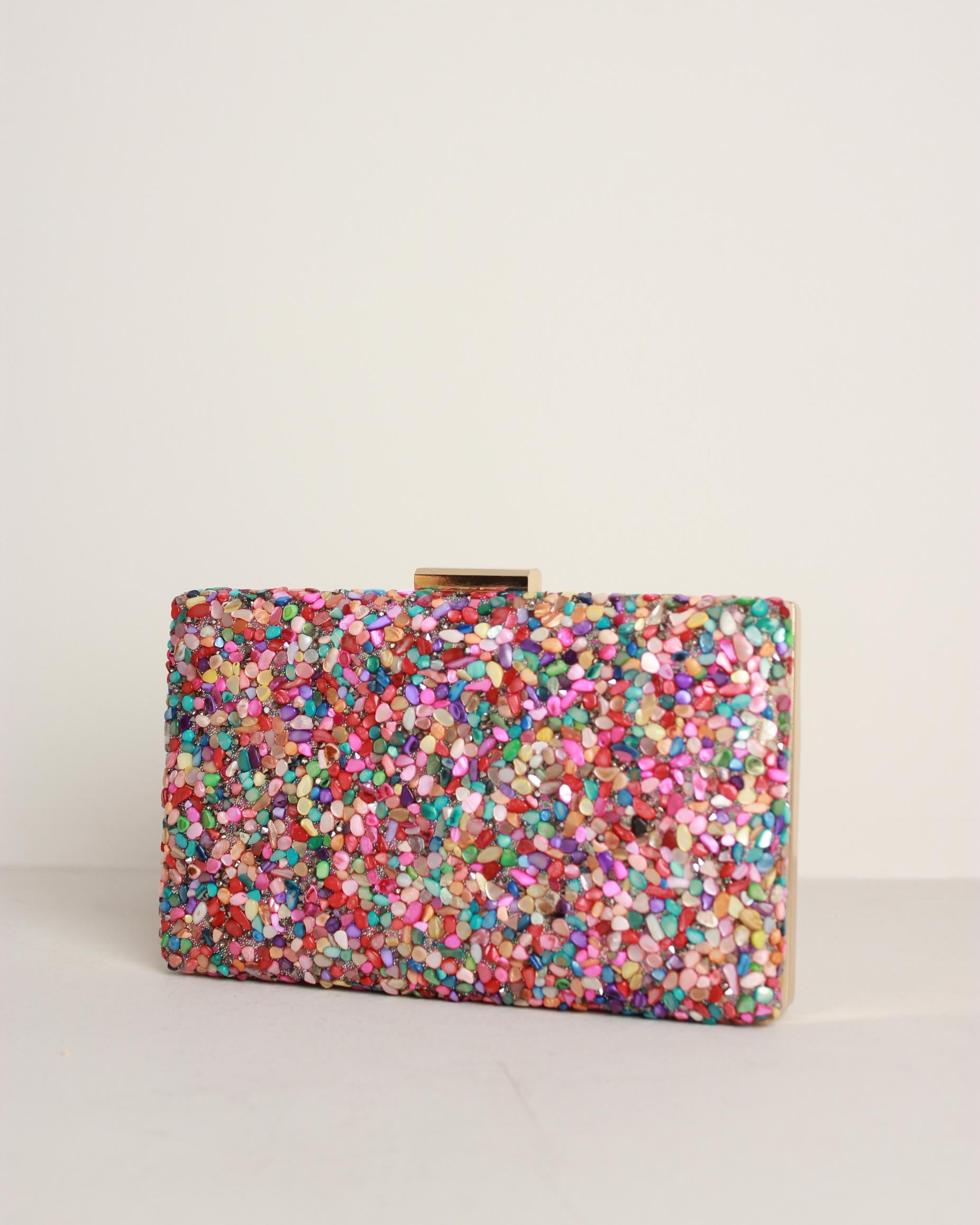 BOLSO PIEDRAS BORDE METALIZADO
