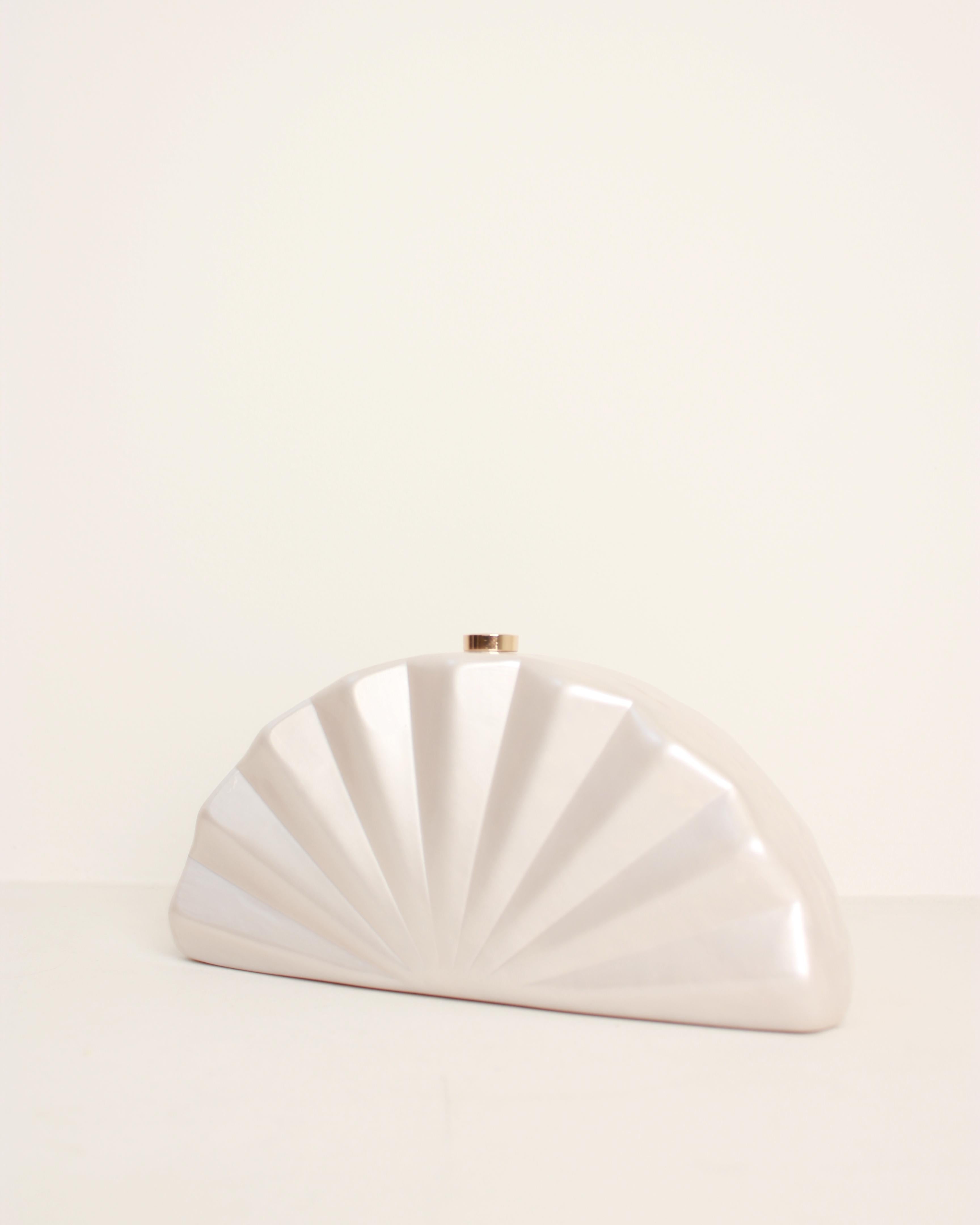 CLUTCH ABANICO NACARADO