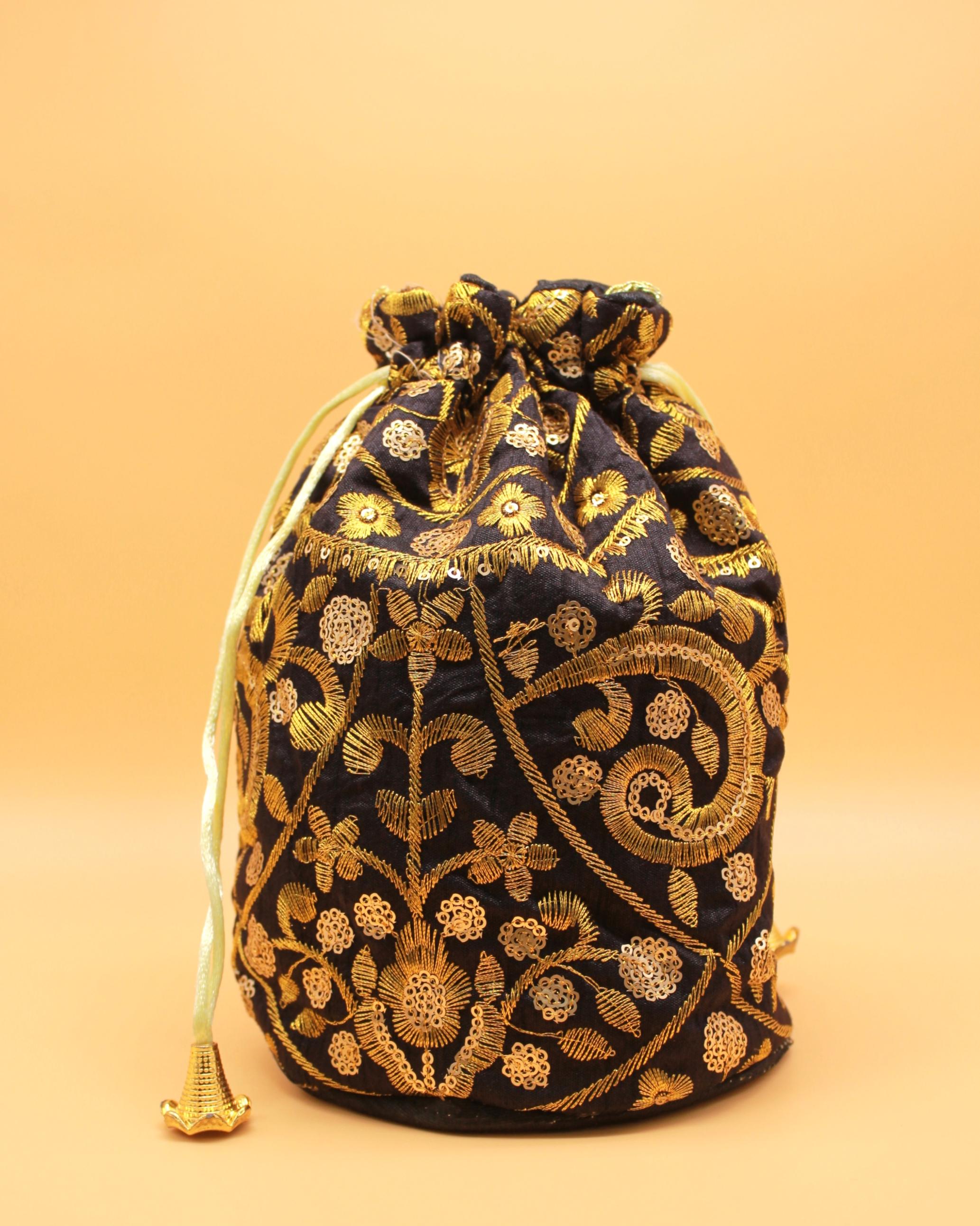 BOMBONERA BORDADO FLORAL