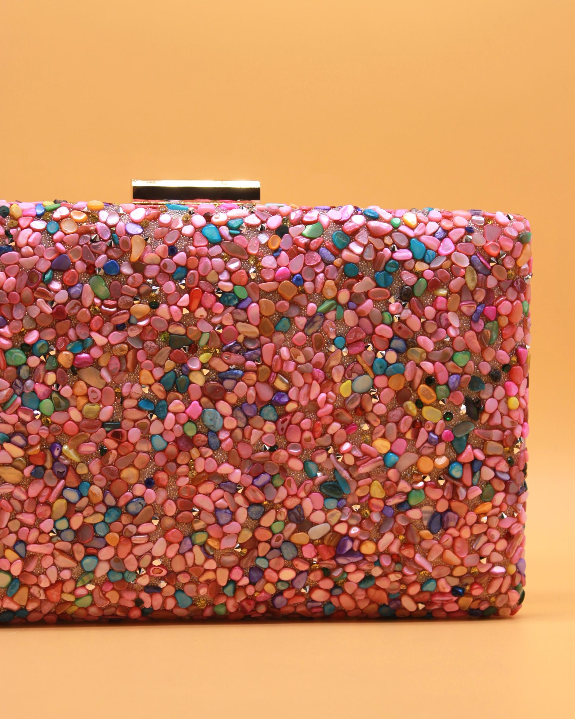 BOLSO PIEDRAS MULTICOLOR BORDE METALIZADO