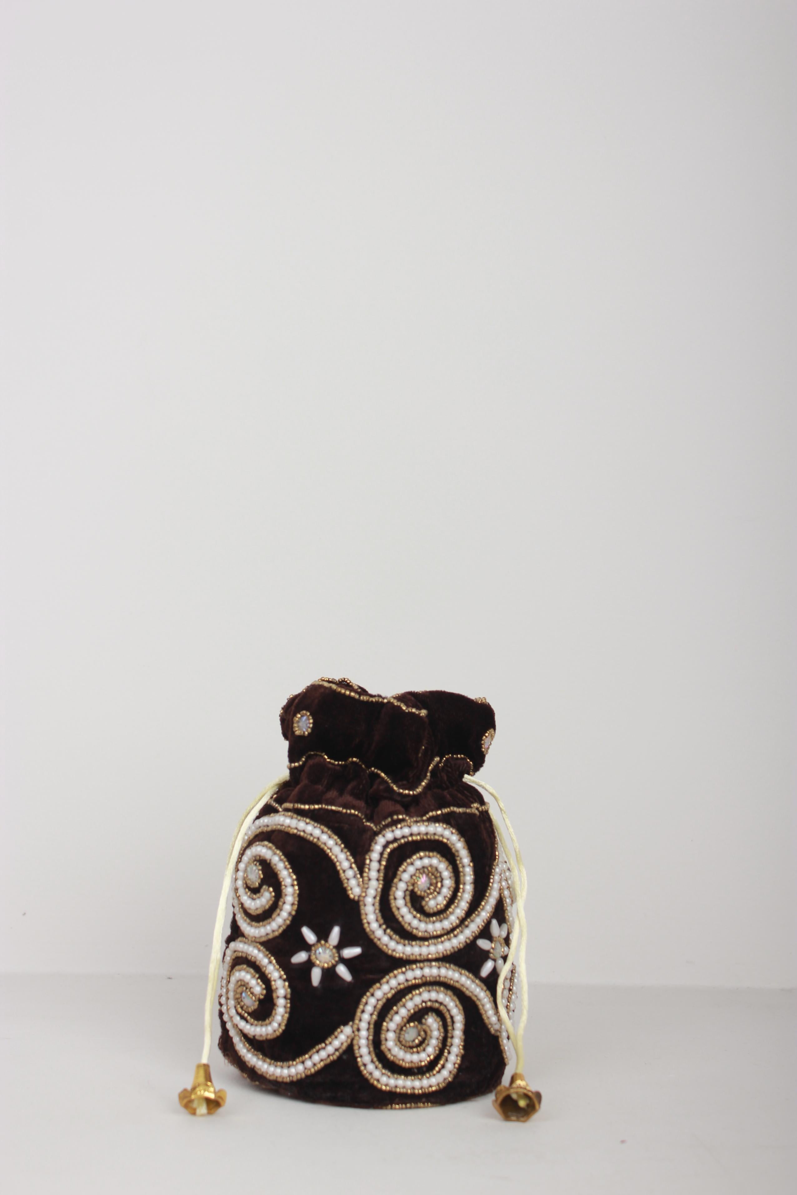 BOMBONERA DE TERCIOPELO PERLAS