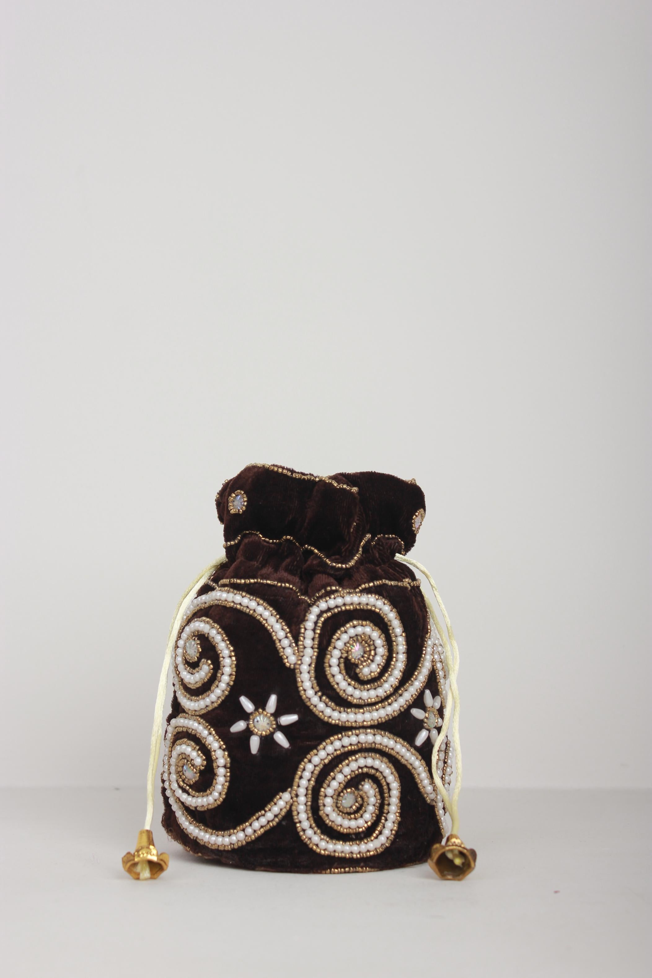 BOMBONERA DE TERCIOPELO PERLAS