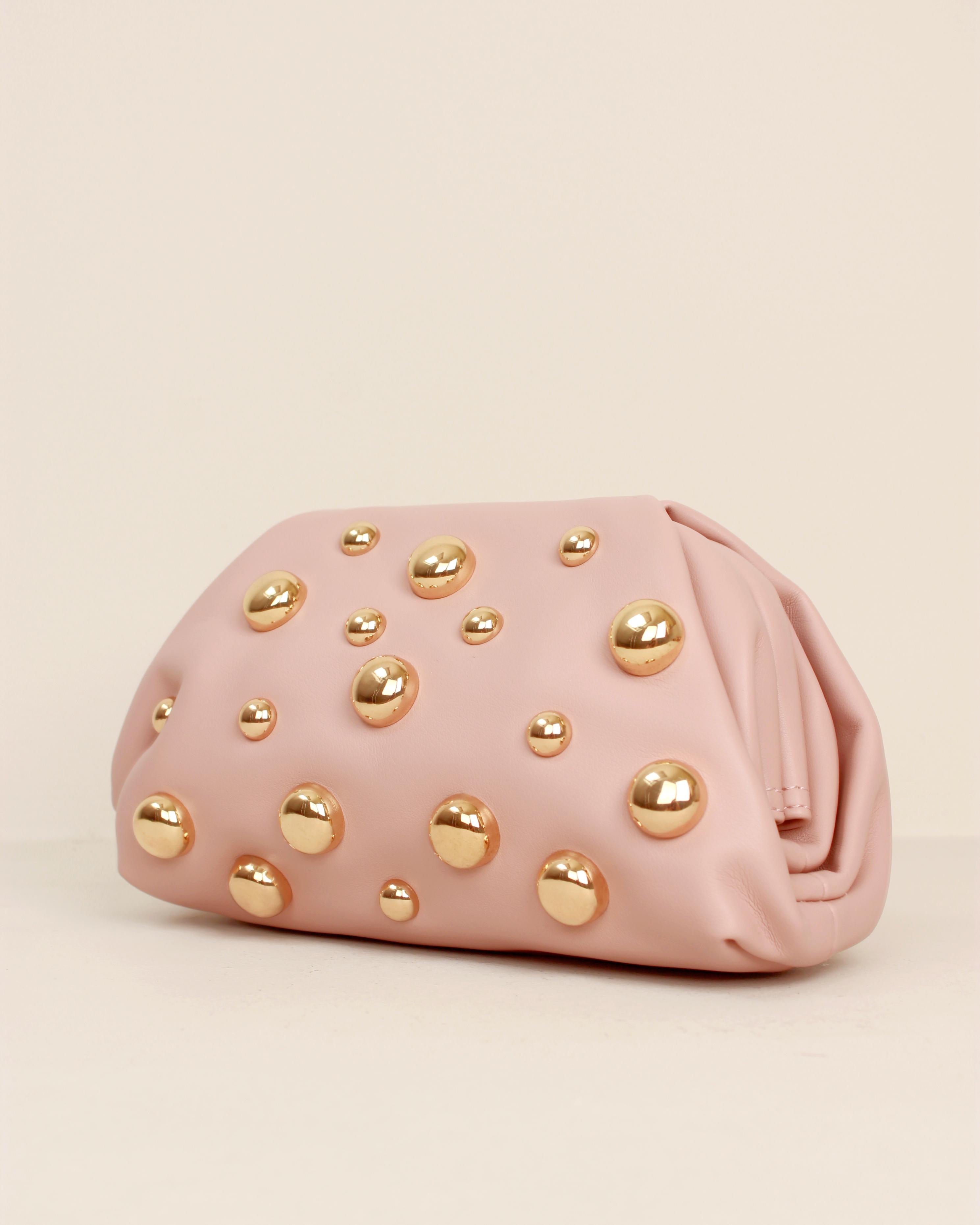 BOLSO NUBE TACHUELAS