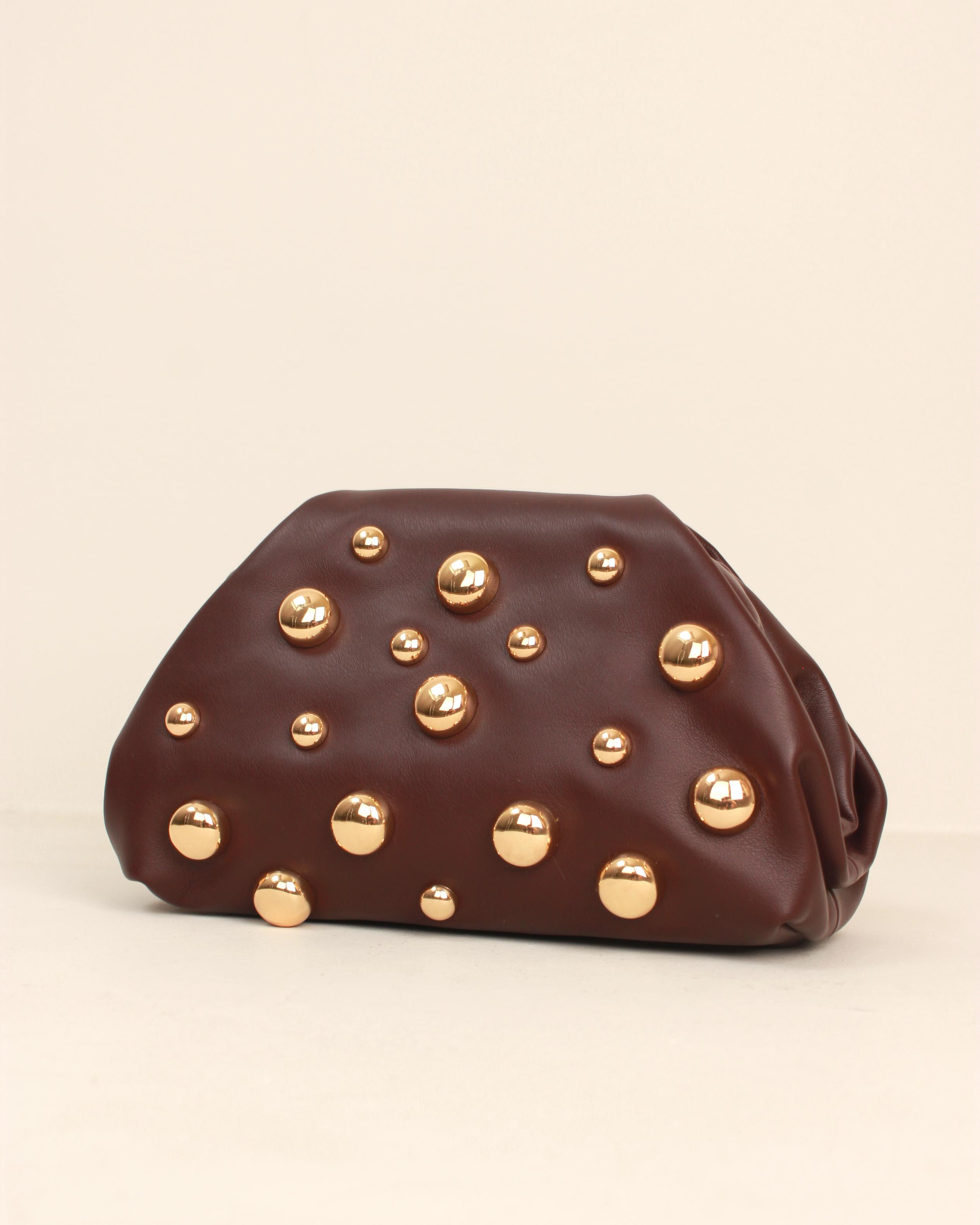 BOLSO NUBE TACHUELAS