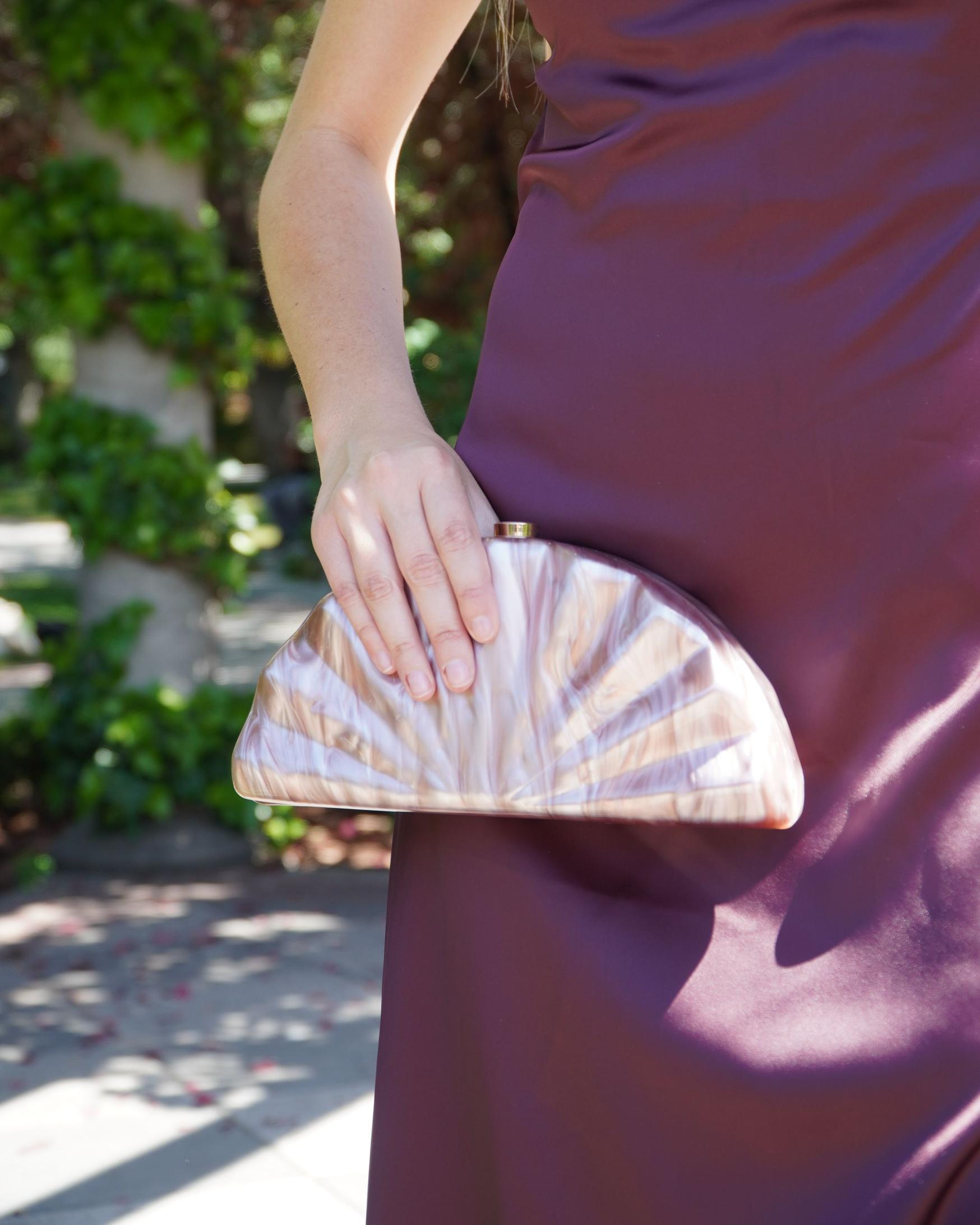 CLUTCH ABANICO NACARADO