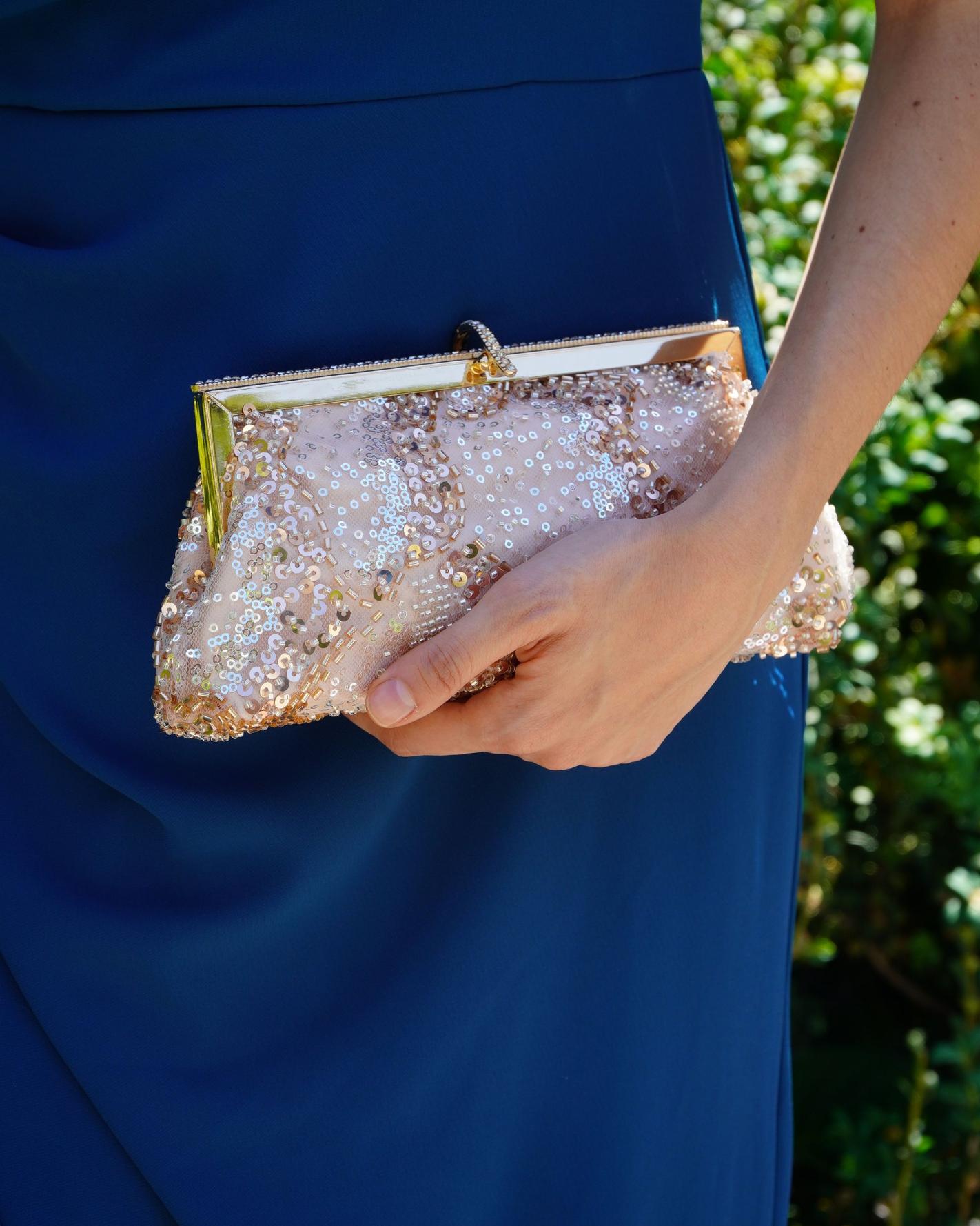 CLUTCH ALARGADO BRILLOS