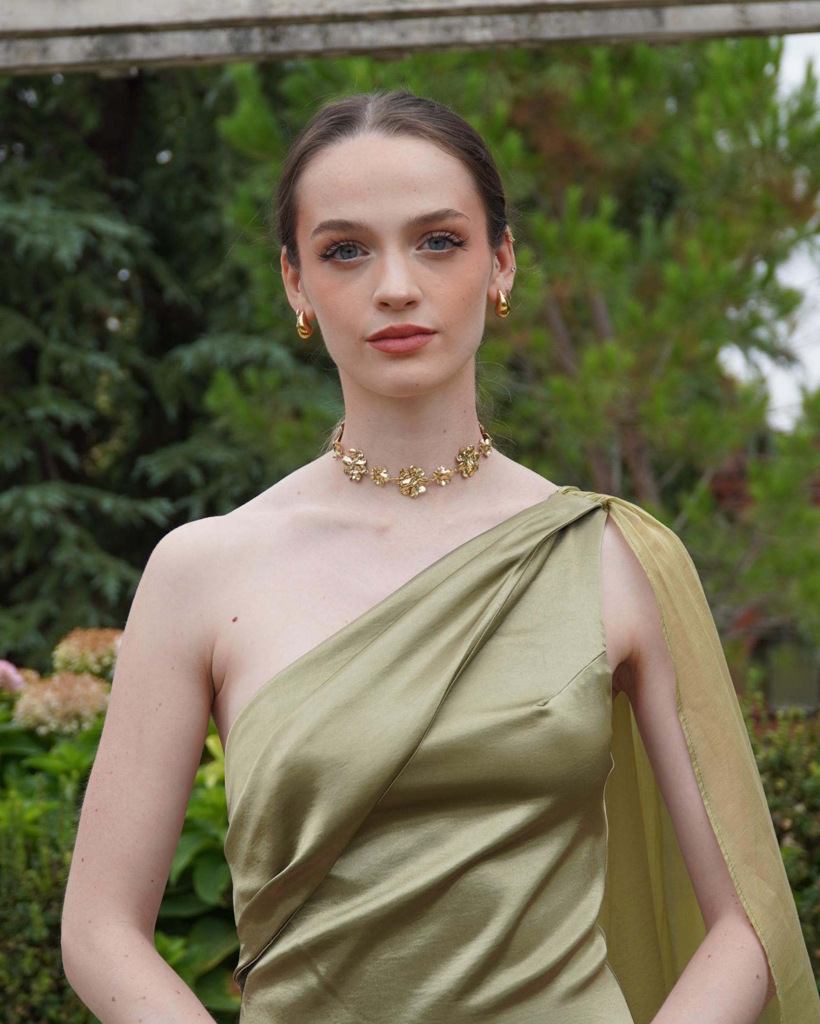 CHOKER FLORES IRREGULARES