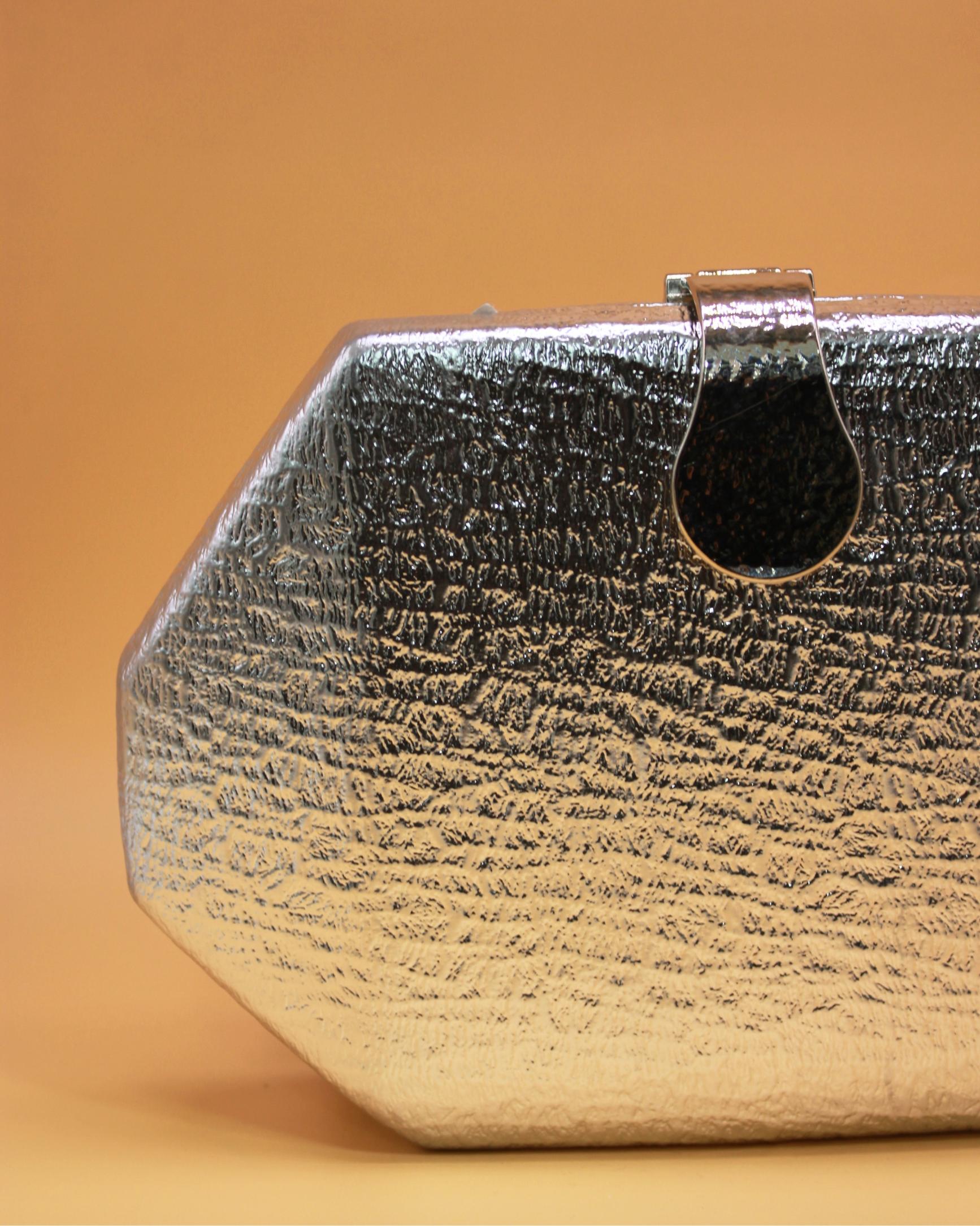 CLUTCH OCTOGONAL CIERRE METALIZADO