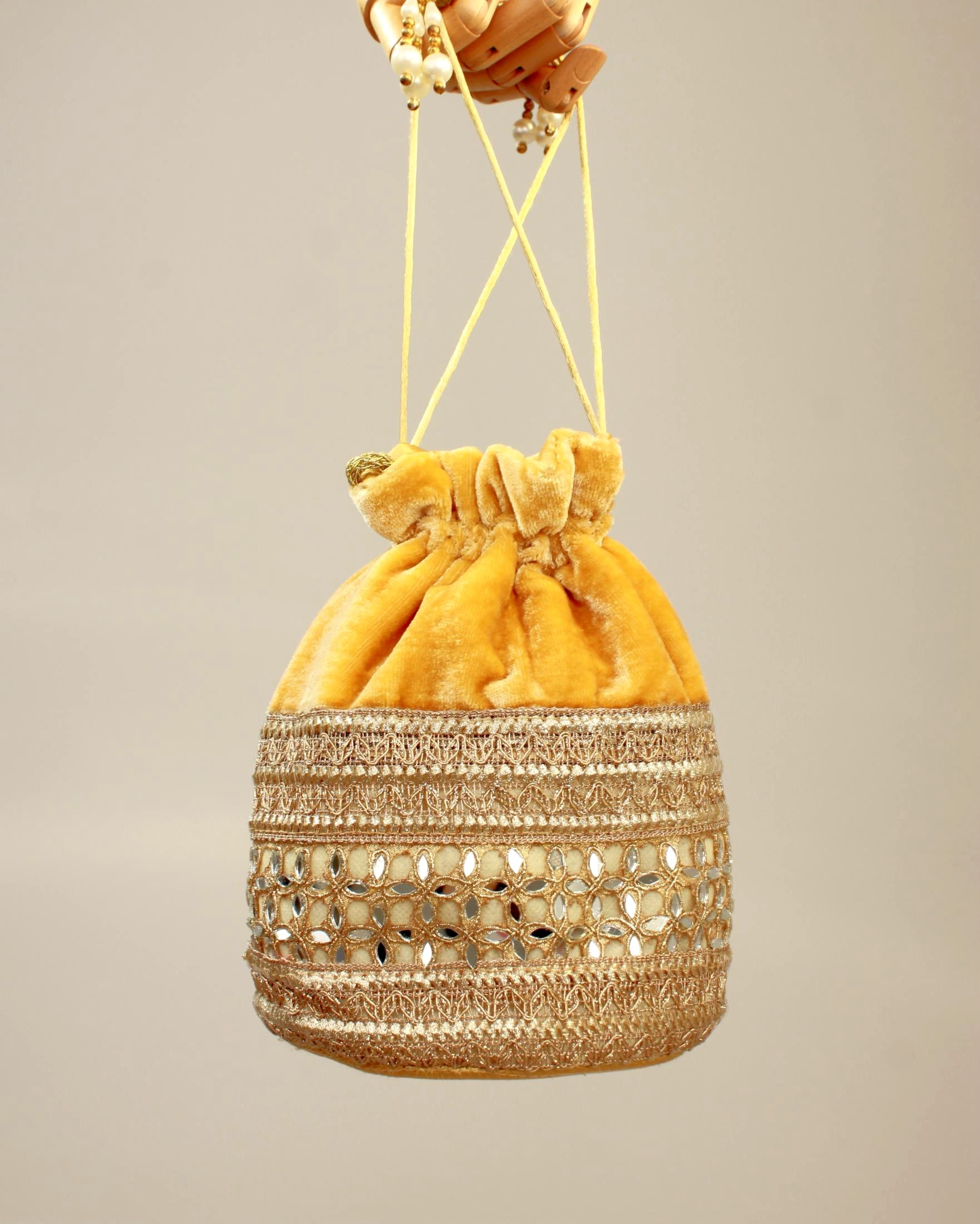 BOMBONERA DE ESPEJOS