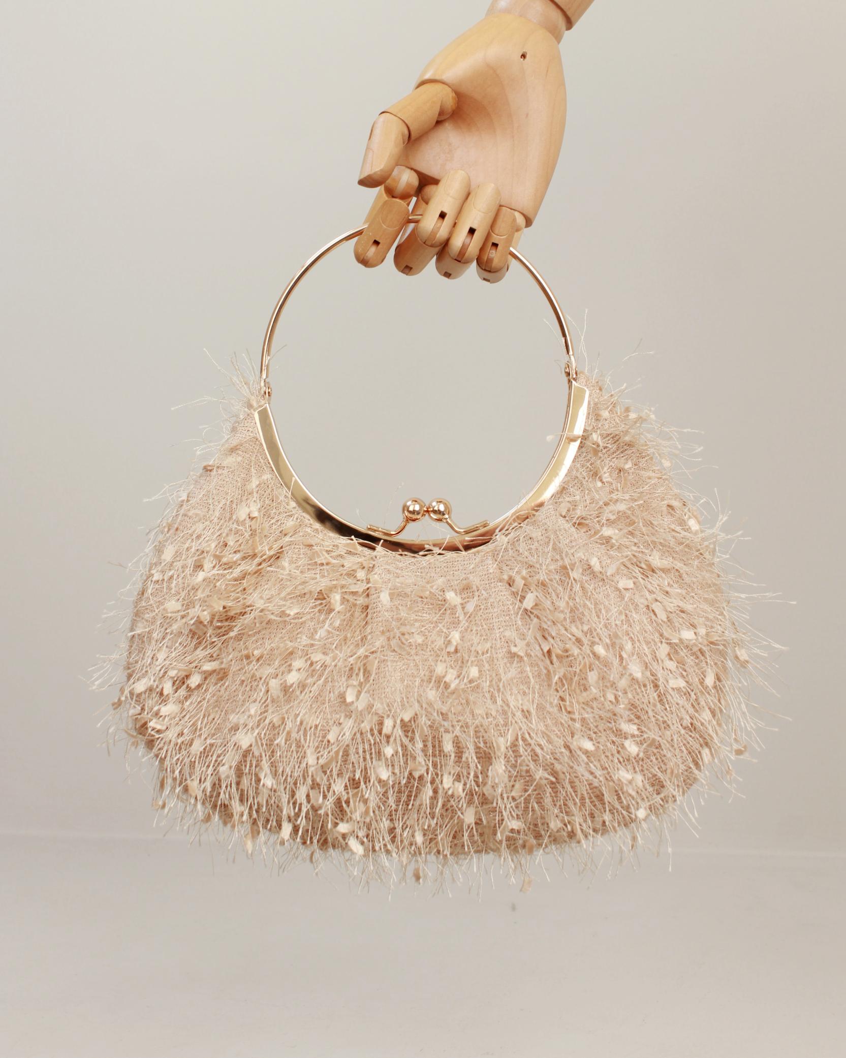 BOLSO DE MANO MEDIA LUNA ASA METALIZADA