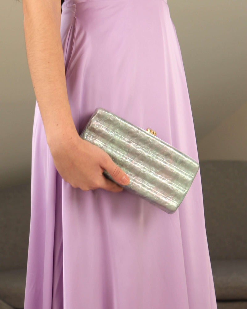 CLUTCH ONDAS NACAR MORADO