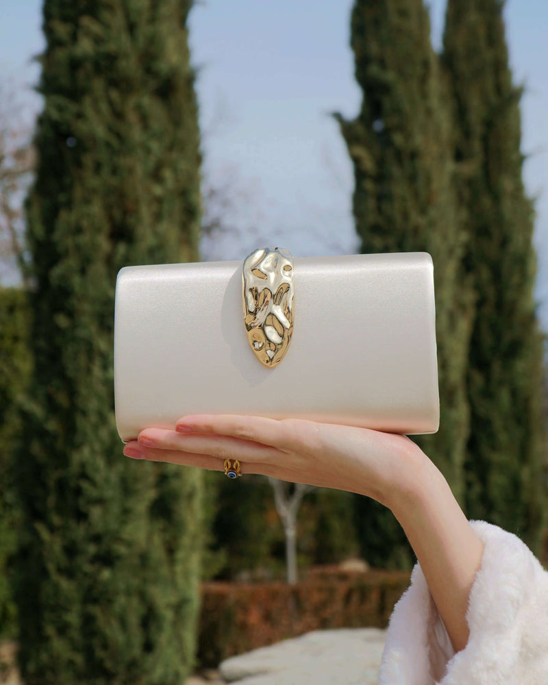 CLUTCH SATINADO HOJA NUDE